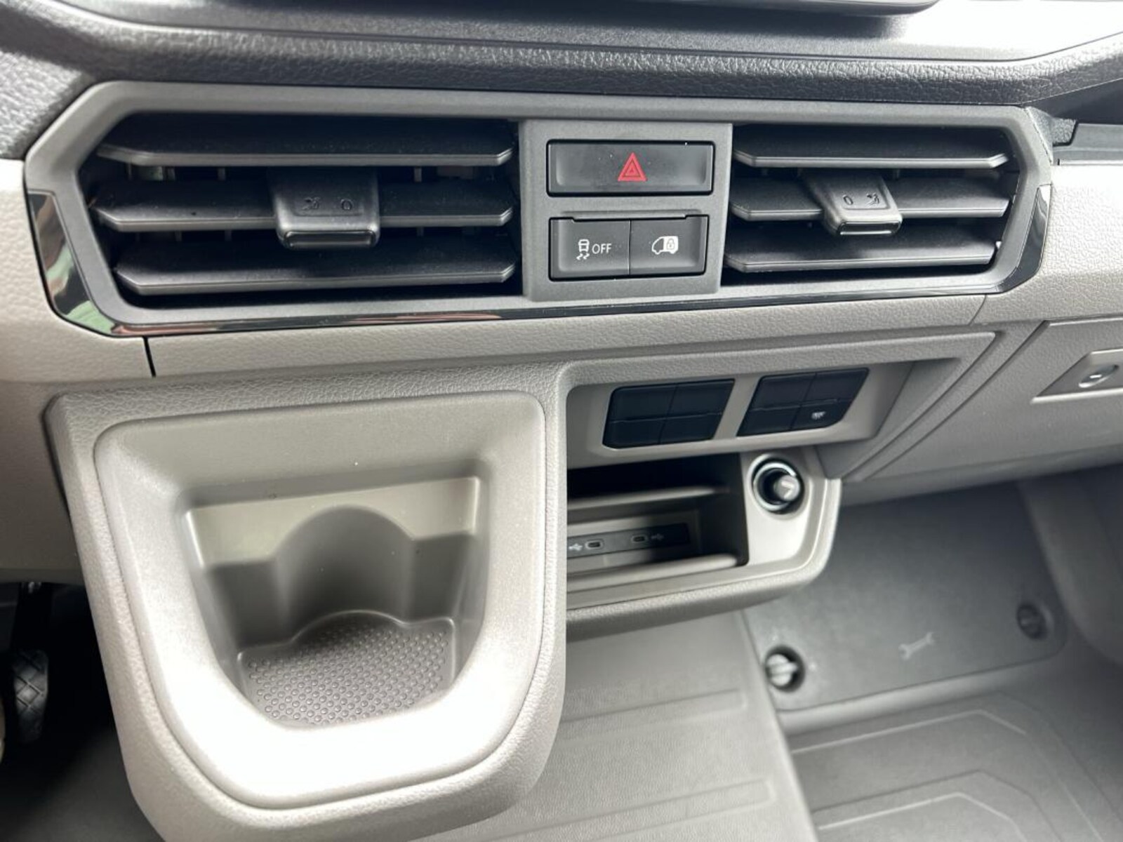 Volkswagen Crafter Kasten mittlerer Radstand – Bild 25