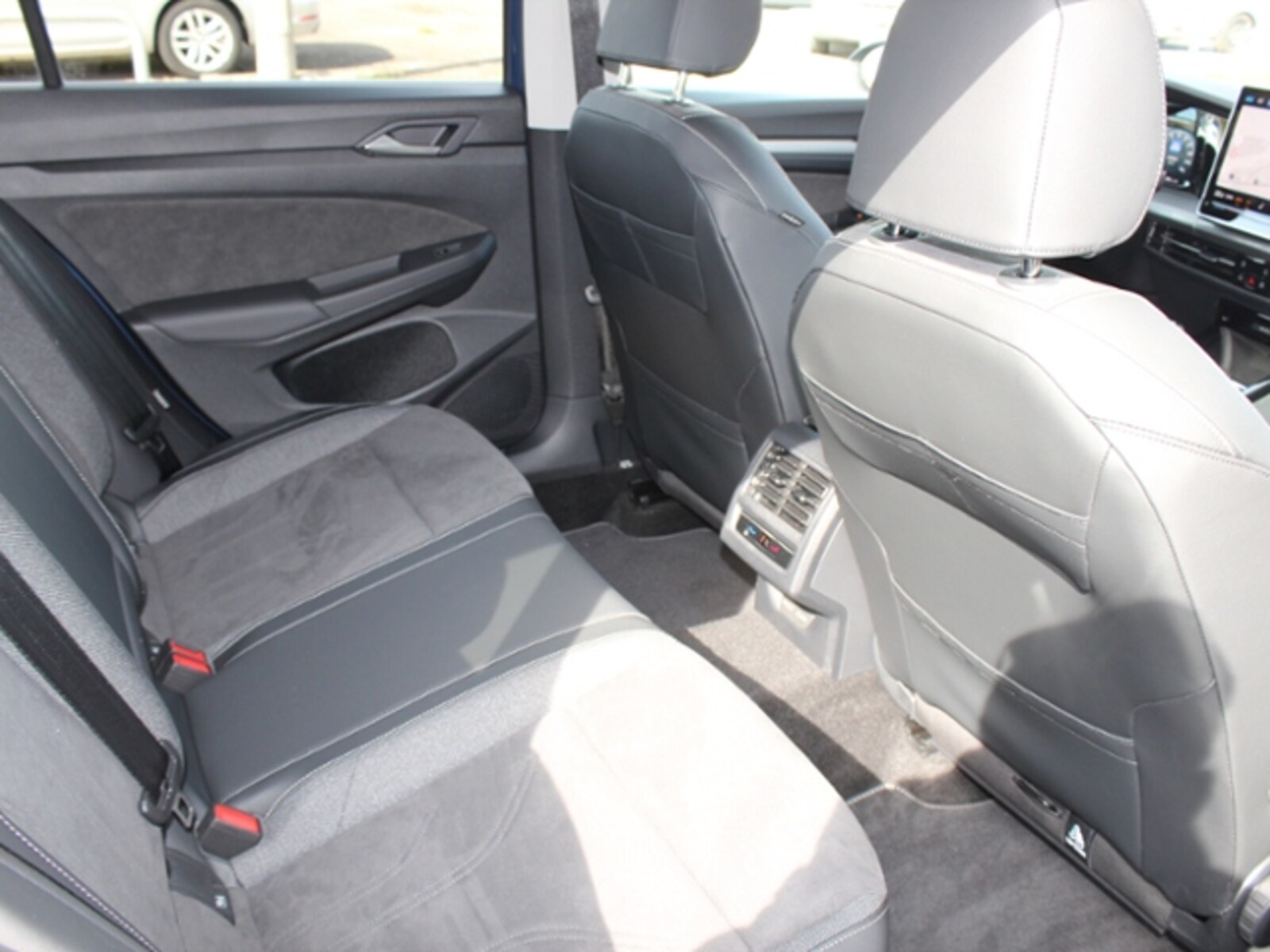 Volkswagen Golf Variant – Bild 9