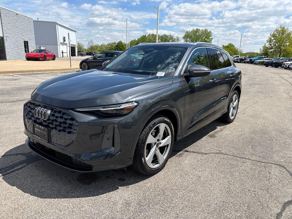2025 Audi Q5 40 Prestige's photo