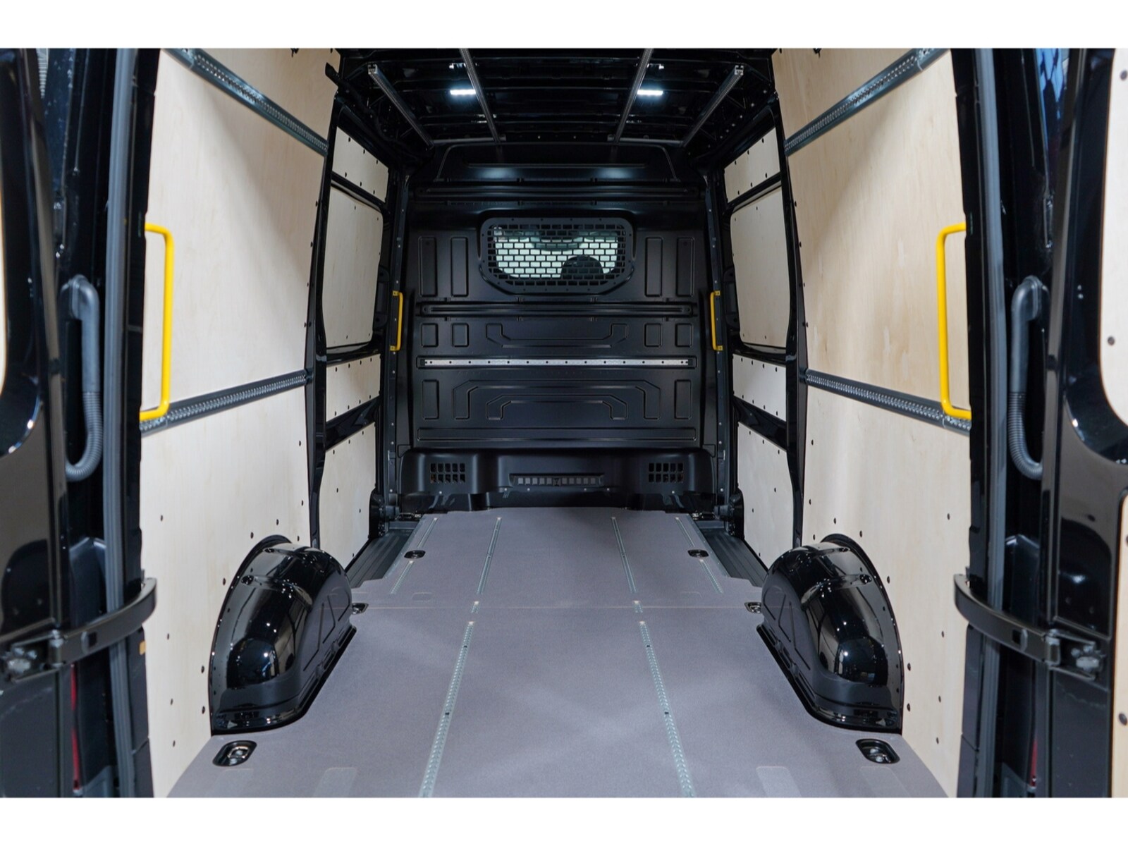 Volkswagen Crafter Kasten mittlerer Radstand – Bild 11