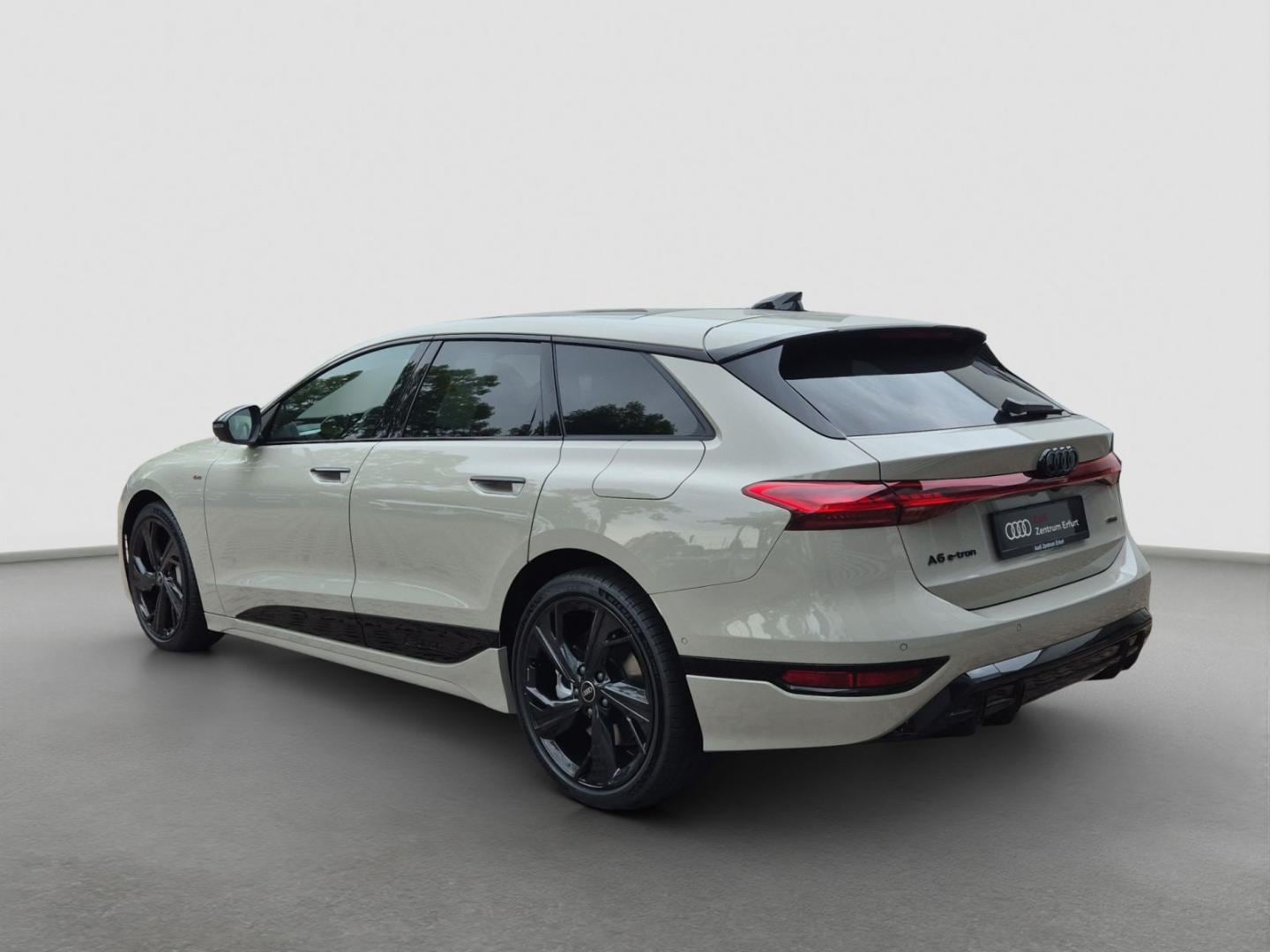 Bild über Audi A6 Avant e-tron S line business e-tron quattro 315 kW - für weitere Informationen kontaktieren Sie den Audi Partner