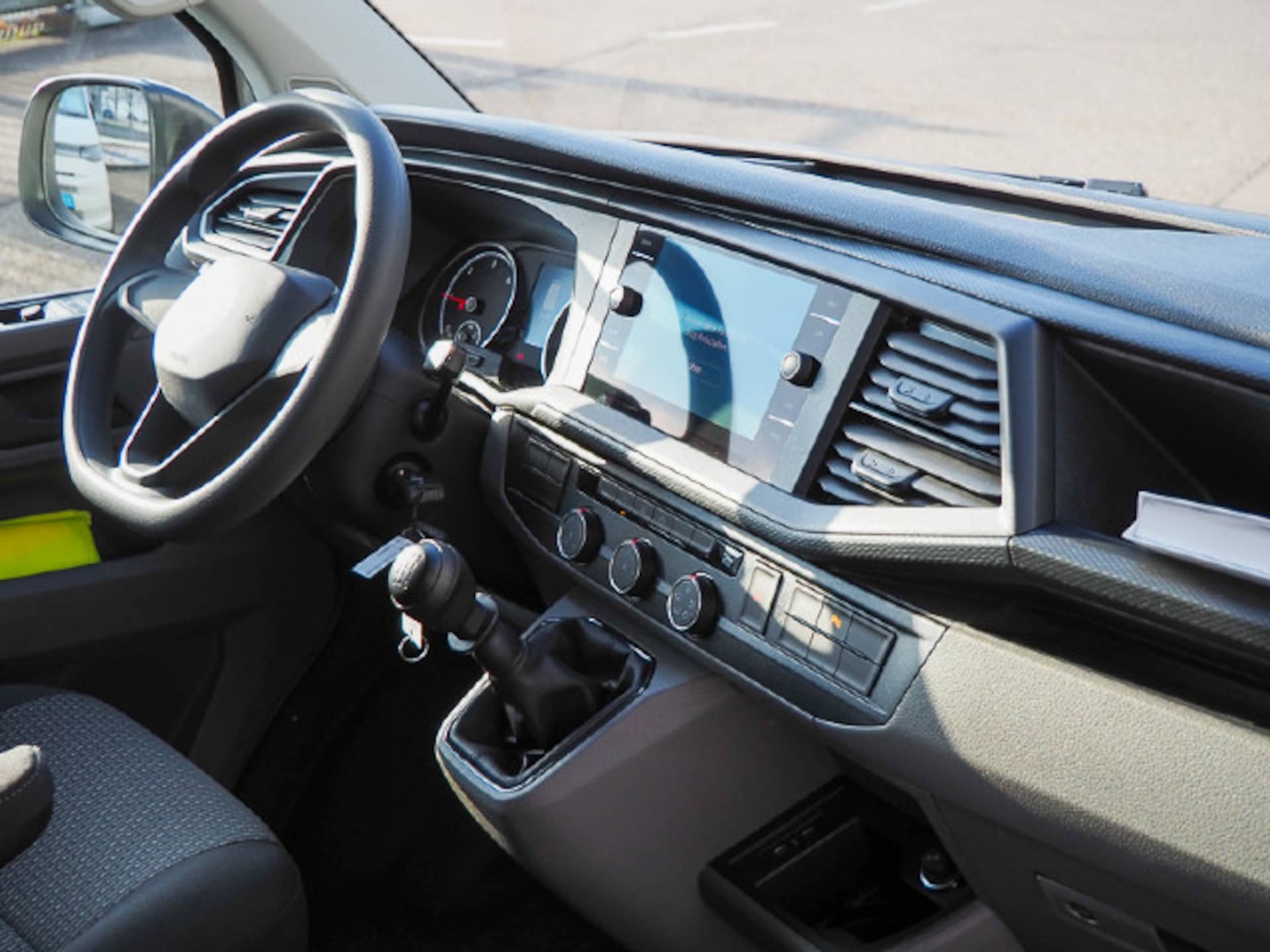 Volkswagen T6.1 Transporter Kasten langer Radstand