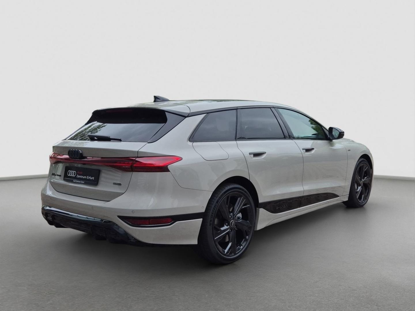 Bild über Audi A6 Avant e-tron S line business e-tron quattro 315 kW - für weitere Informationen kontaktieren Sie den Audi Partner