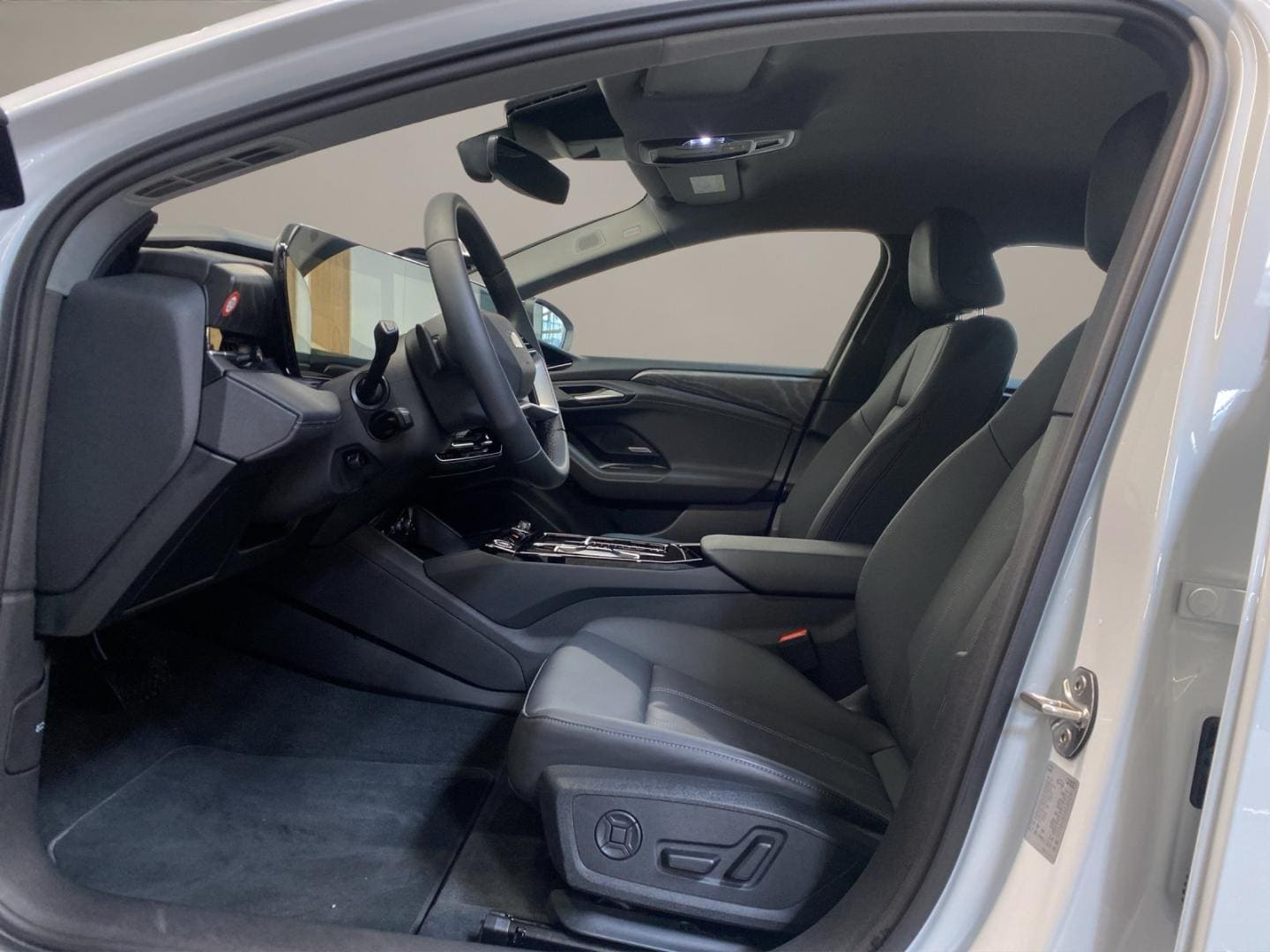 Bild über Audi A6 Avant e-tron e-tron quattro - für weitere Informationen kontaktieren Sie den Audi Partner