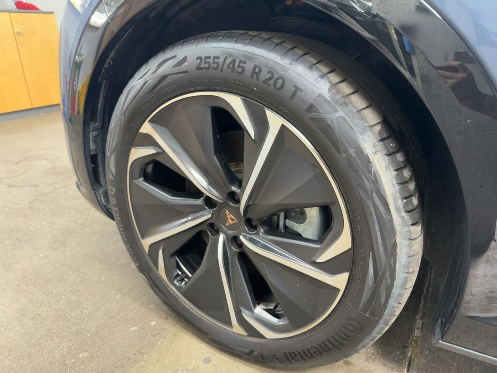 CUPRA Tavascan VZ