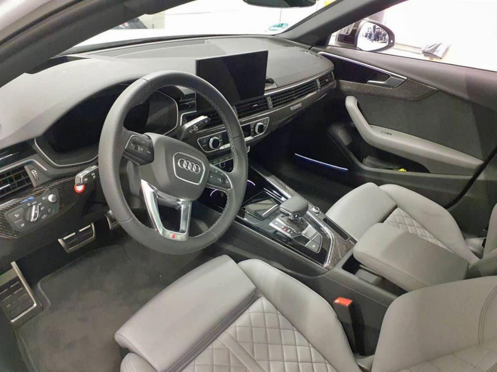 Audi A4 Avant S line
