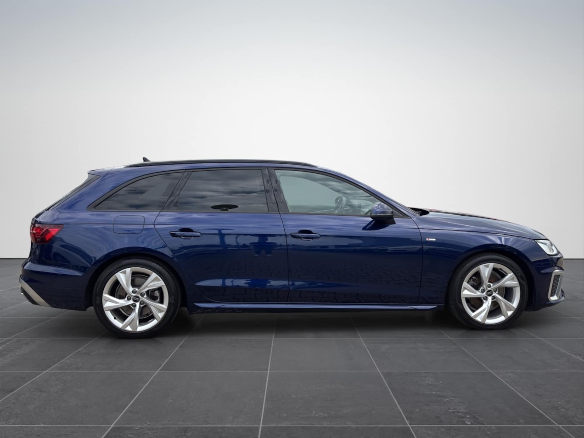 Audi A4 Avant S line
