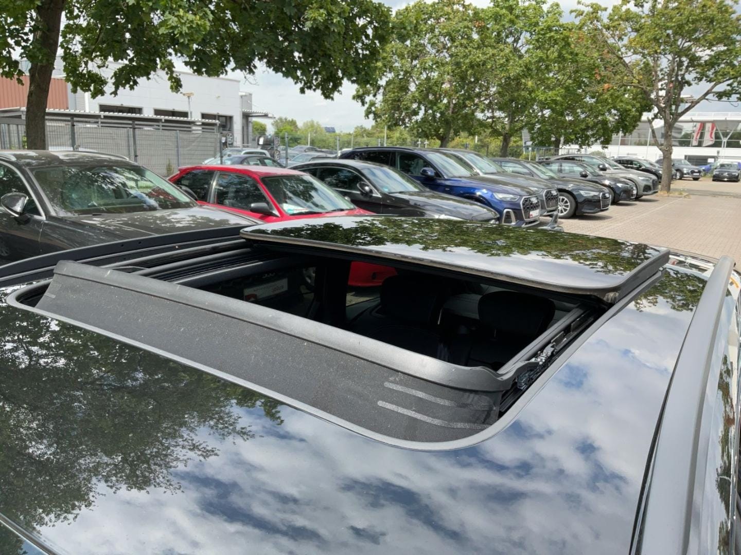 Bild über - für weitere Informationen kontaktieren Sie den Audi Partner