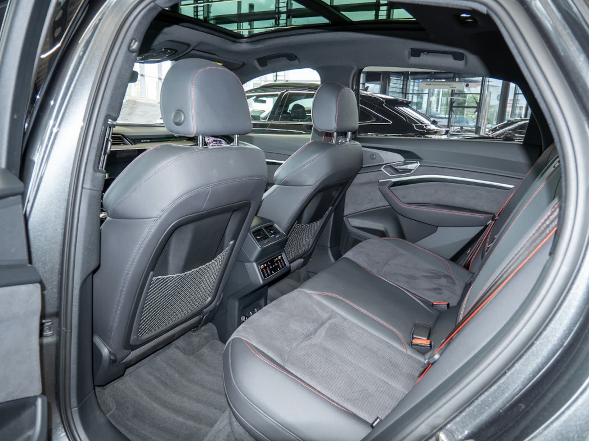 Audi Q8 Sportback e-tron S line