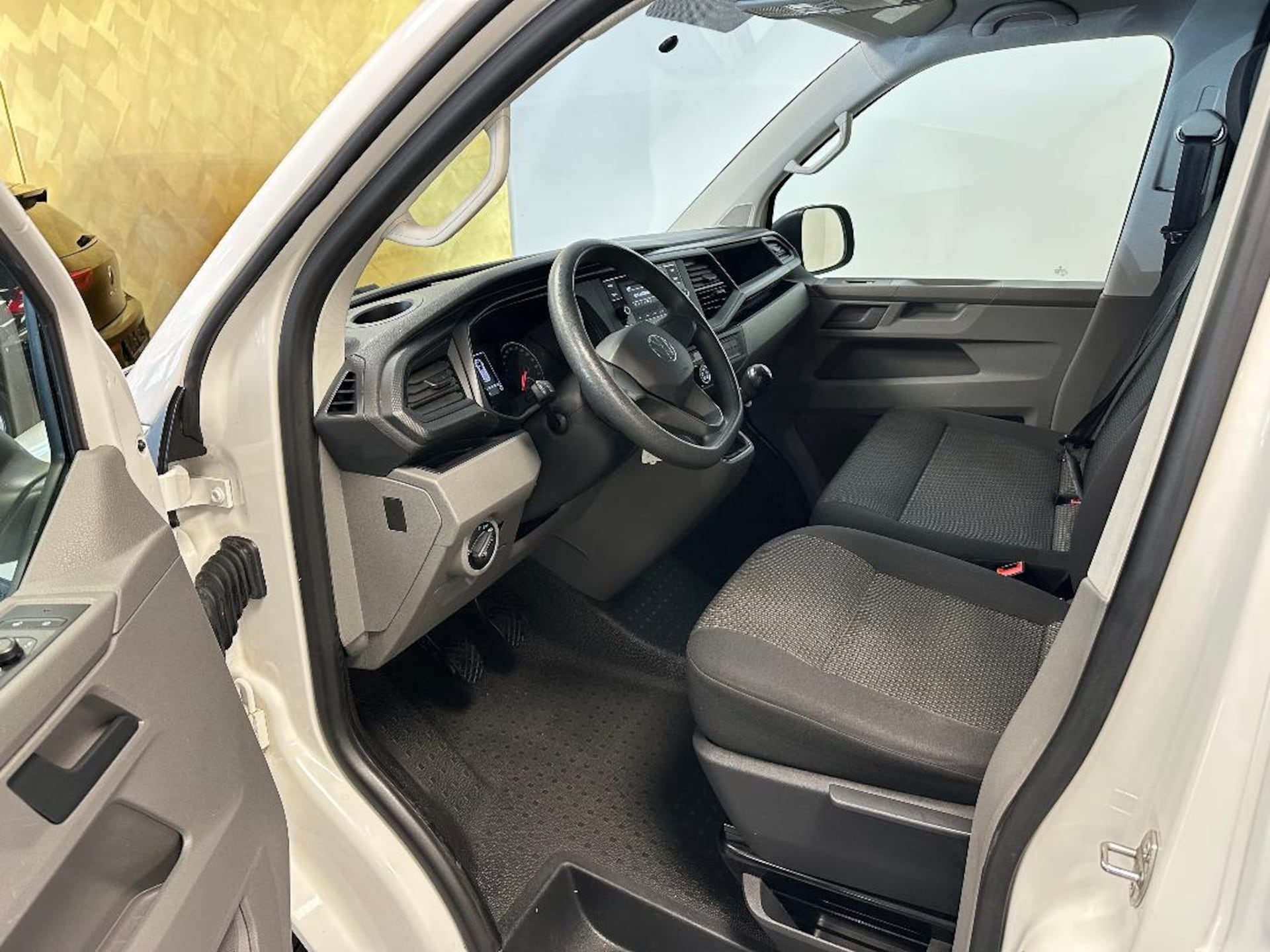 Volkswagen T6.1 Transporter Kasten kurzer Radstand
