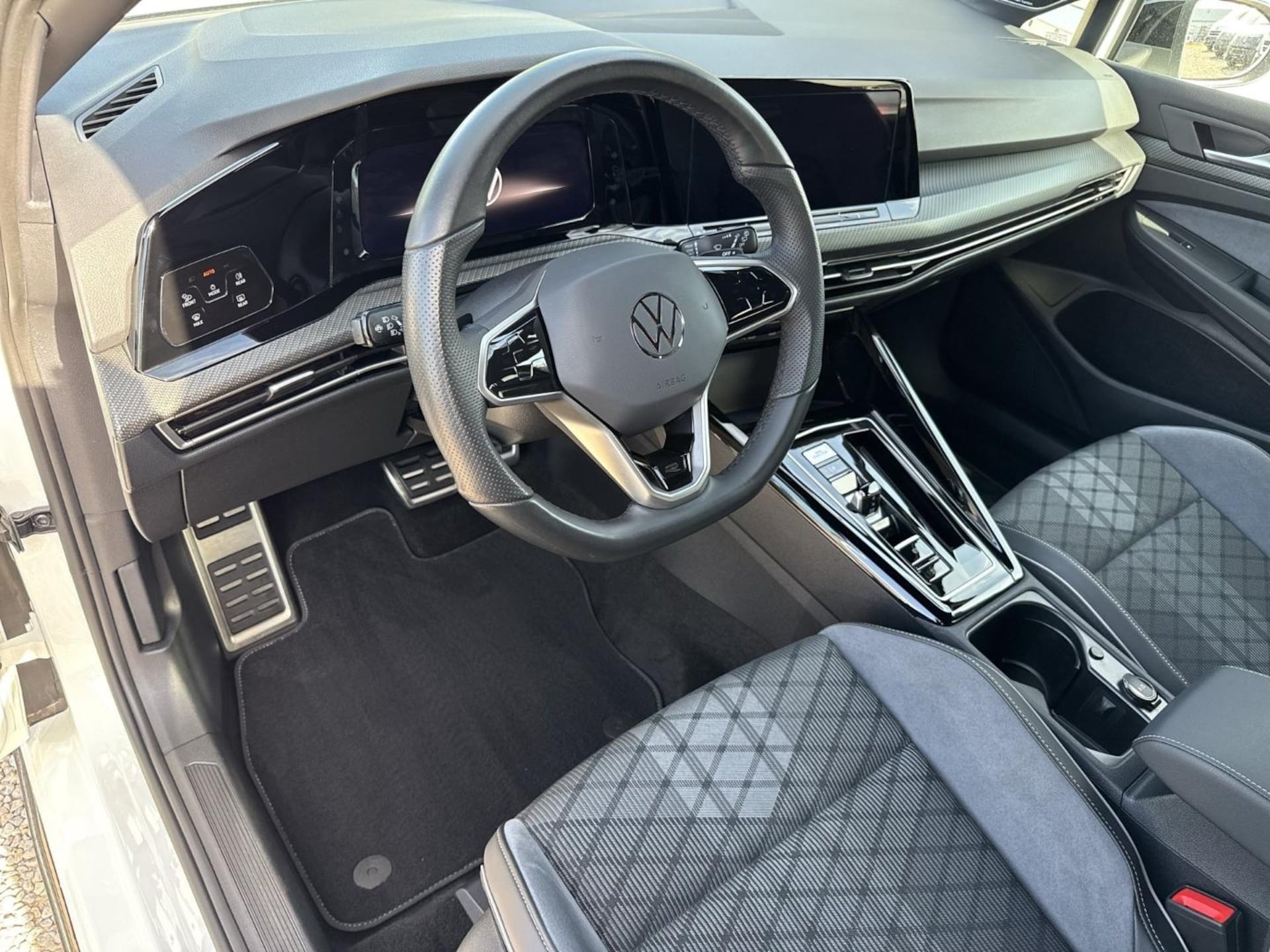 Volkswagen Golf R-Line