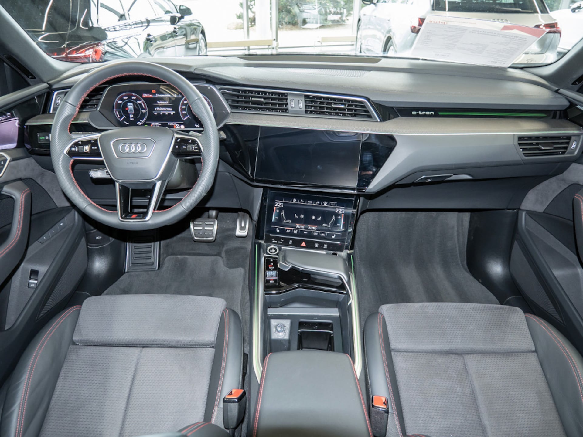 Audi Q8 Sportback e-tron S line
