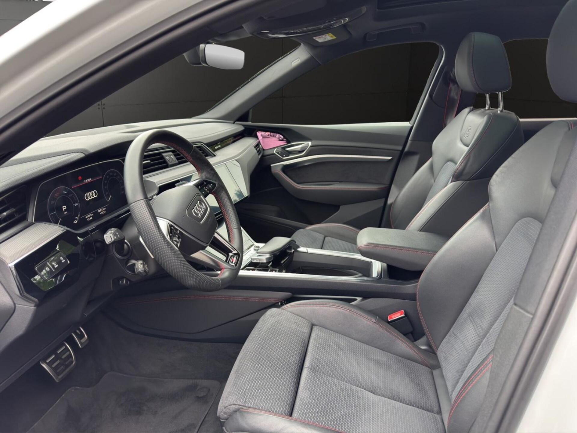 Audi Q8 e-tron S line