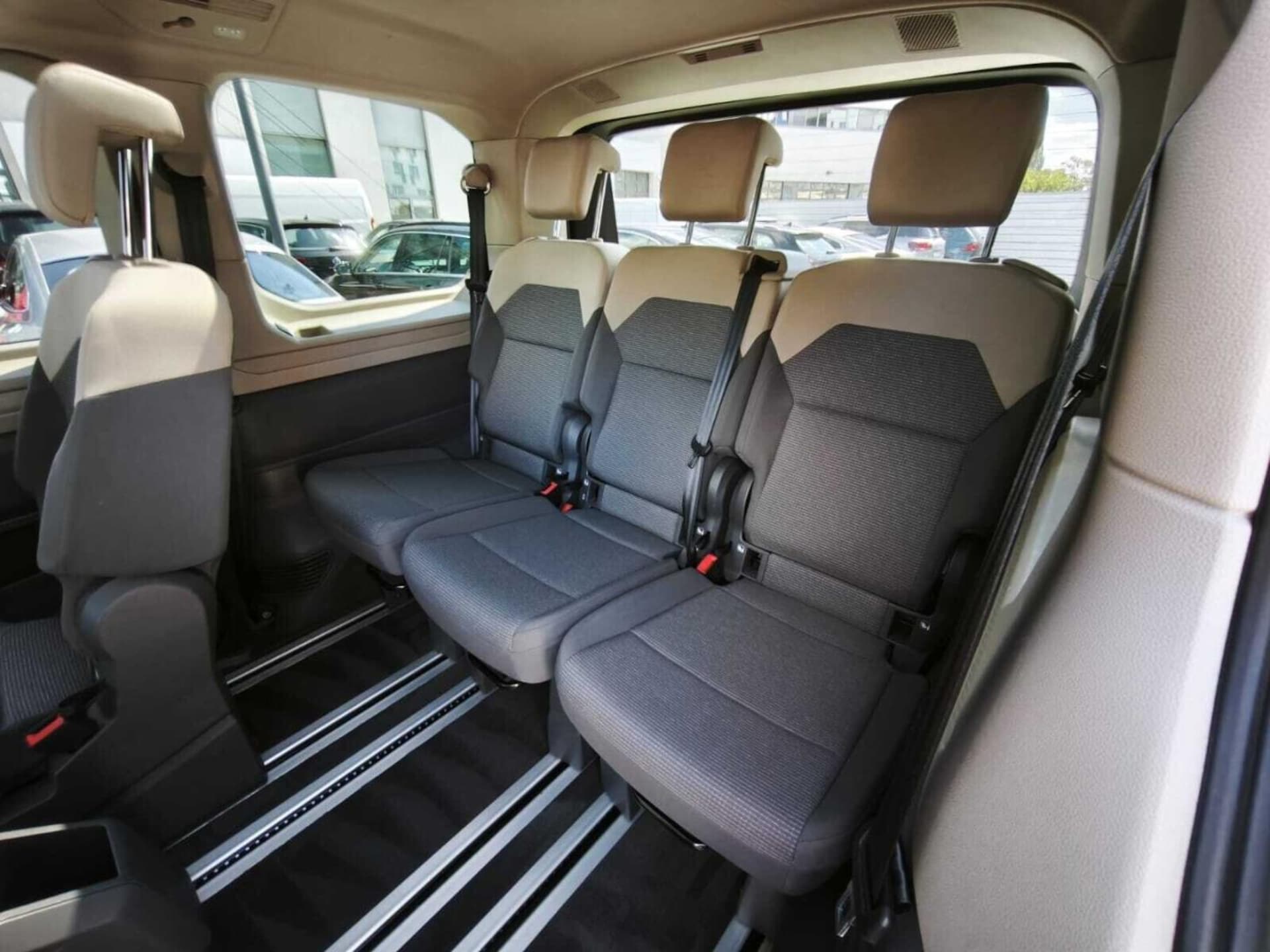 Volkswagen Multivan Model bazowy