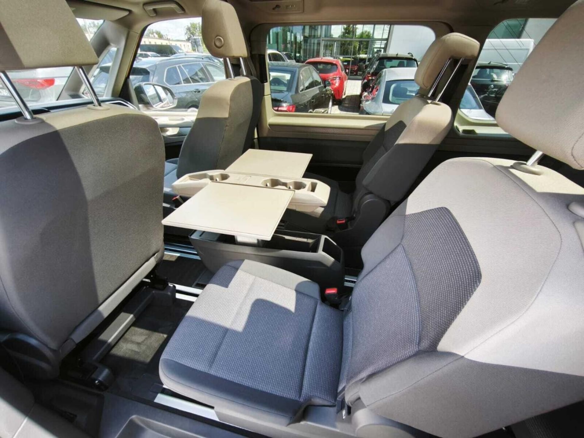 Volkswagen Multivan Model bazowy