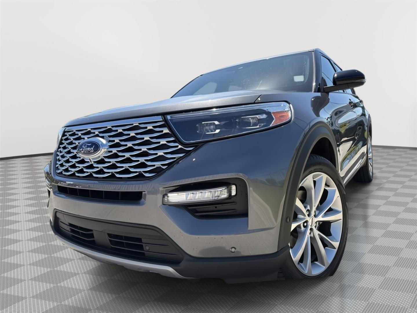 2021 Ford Explorer Platinum 4WD's photo