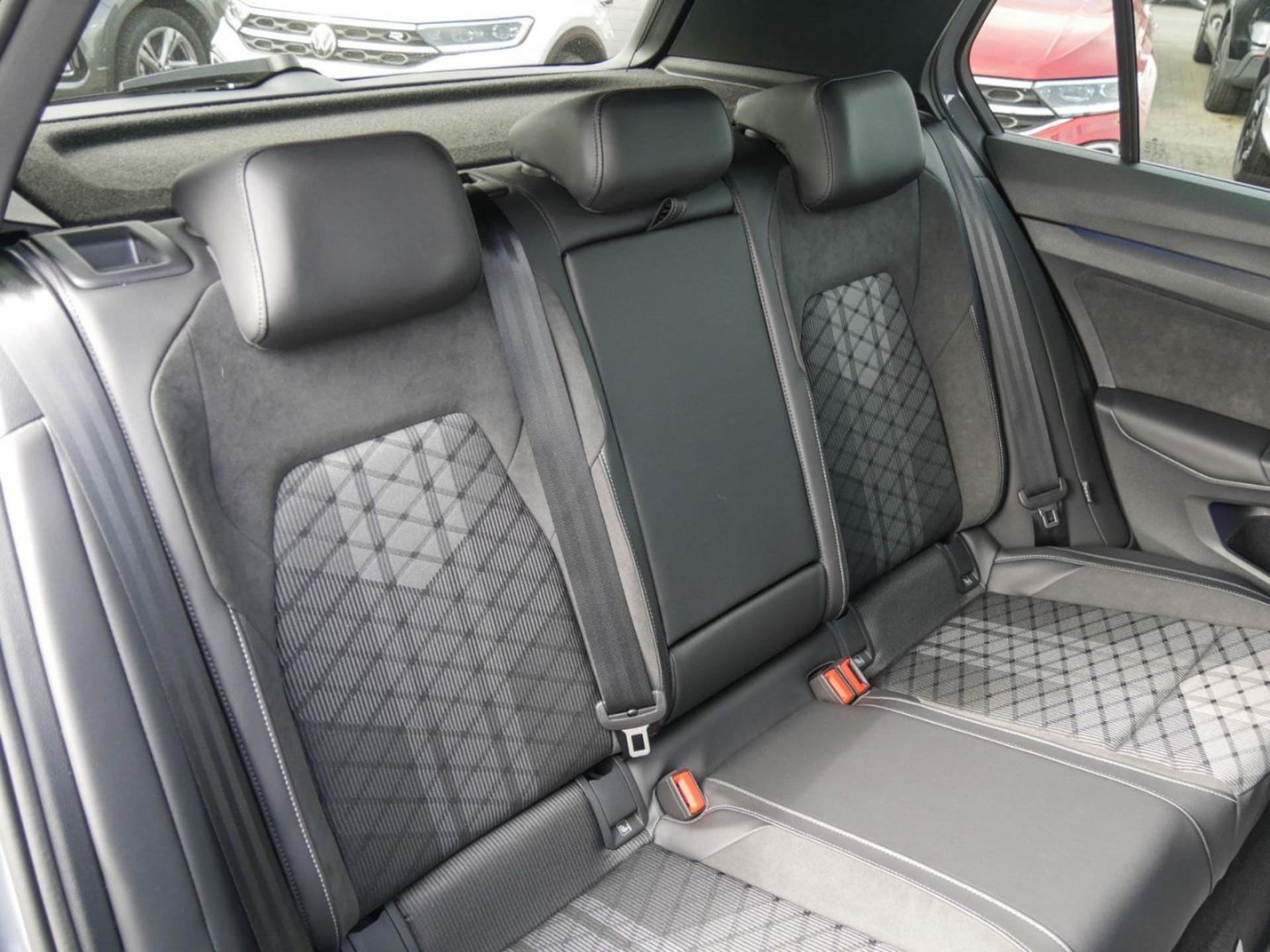 Volkswagen Golf R-Line