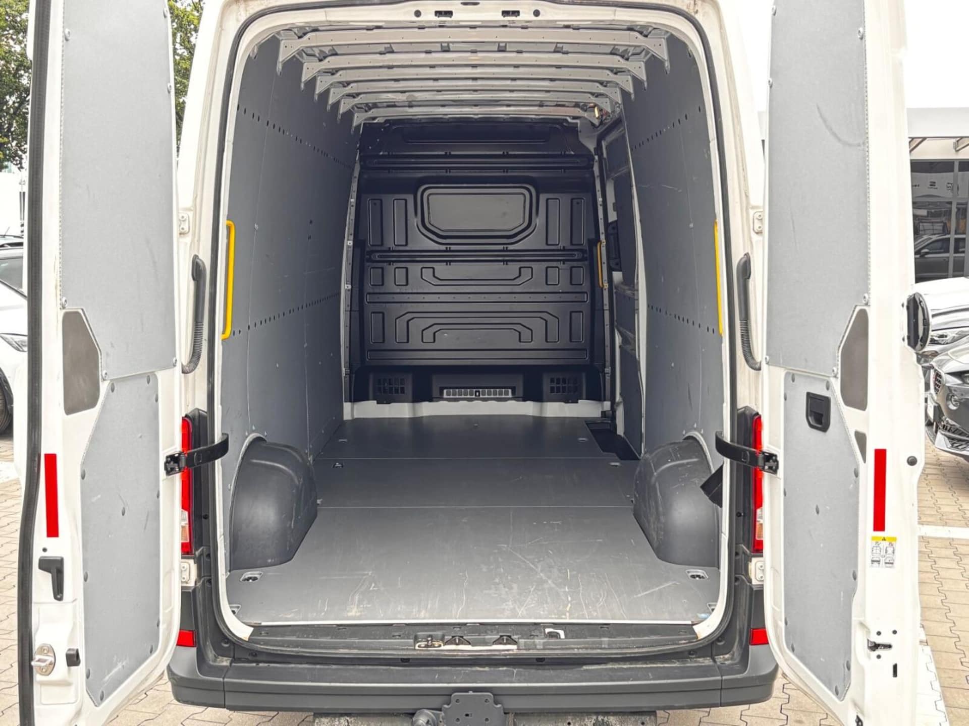 Volkswagen Crafter Furgon długi rozstaw osi