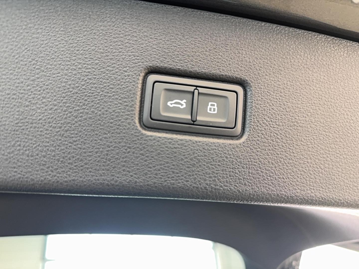 Image about Audi Q5 Sportback TFSI e S line 55 TFSI e Hybride rechargeable quattro270(367)kW(ch)S tronic