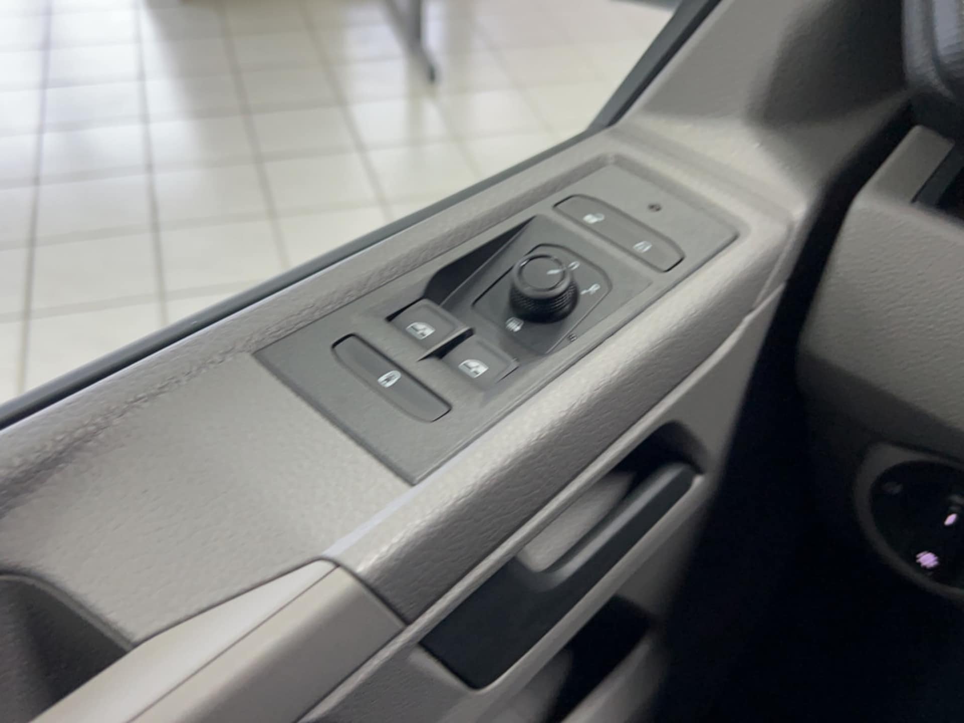 Volkswagen T6.1 Transporter Kombi kurzer Radstand