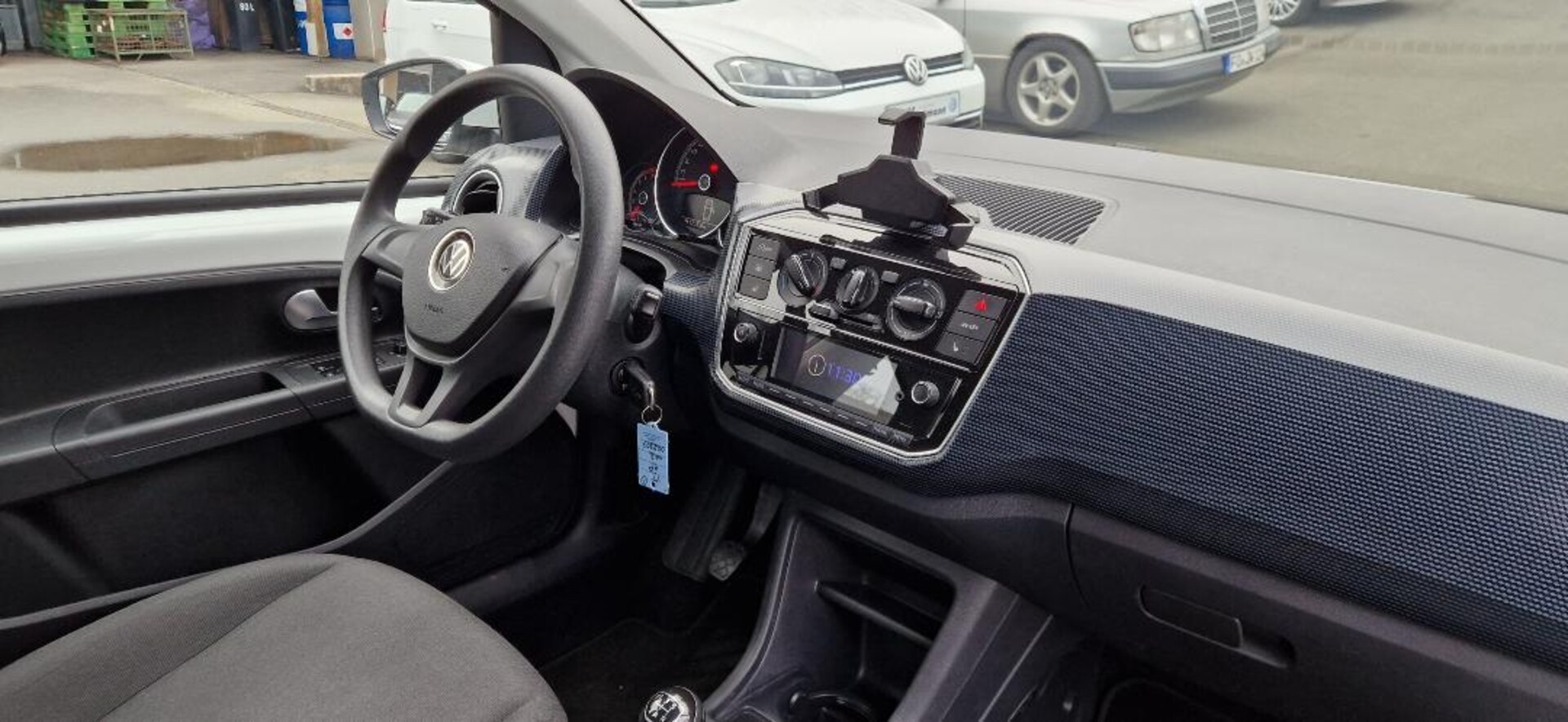 Volkswagen up! move up!