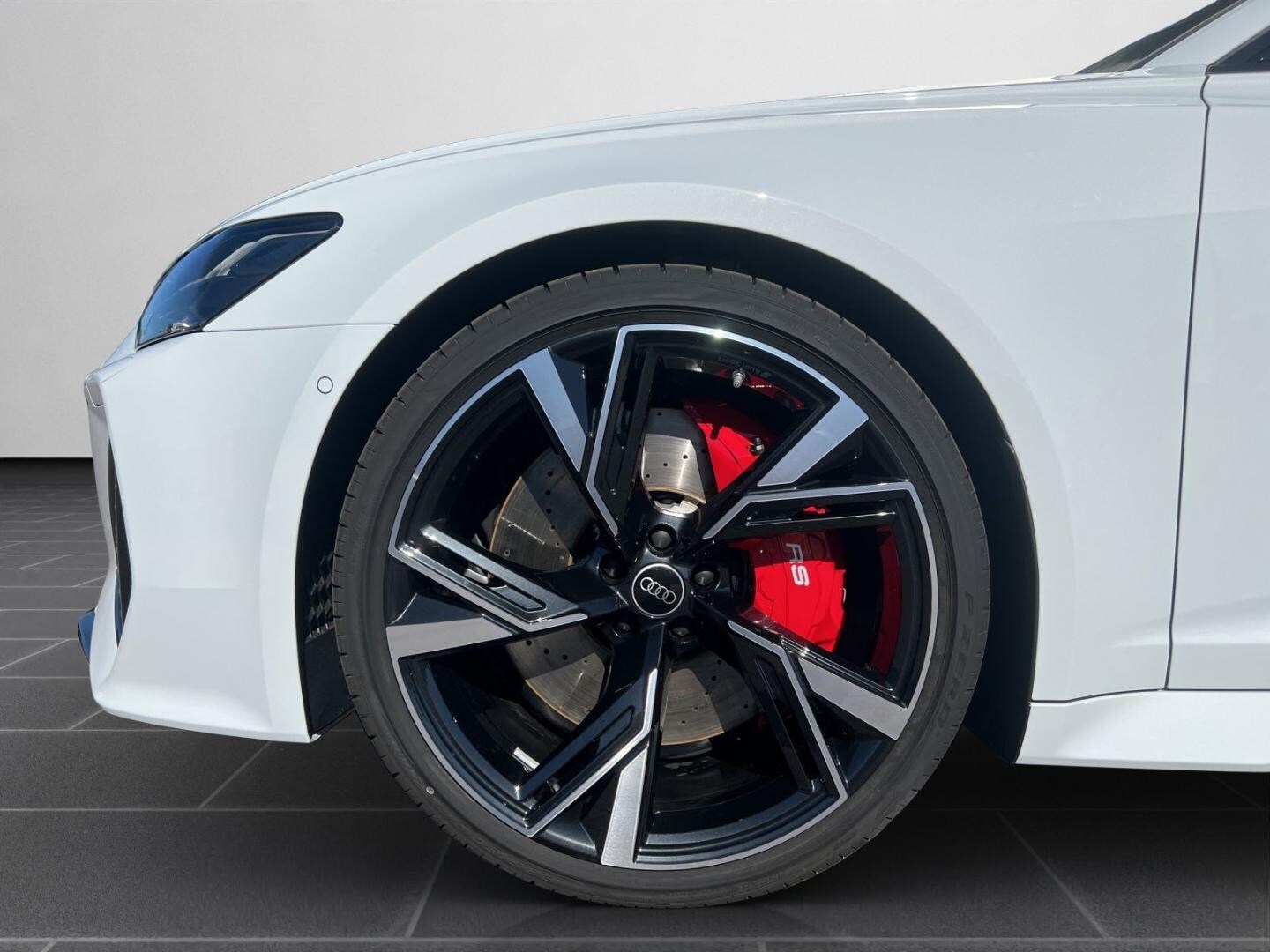 Bild über Audi RS 6 Avant TFSI quattro tiptronic - für weitere Informationen kontaktieren Sie den Audi Partner