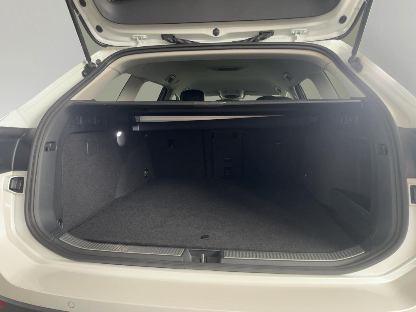 Volkswagen Passat – Bild 8