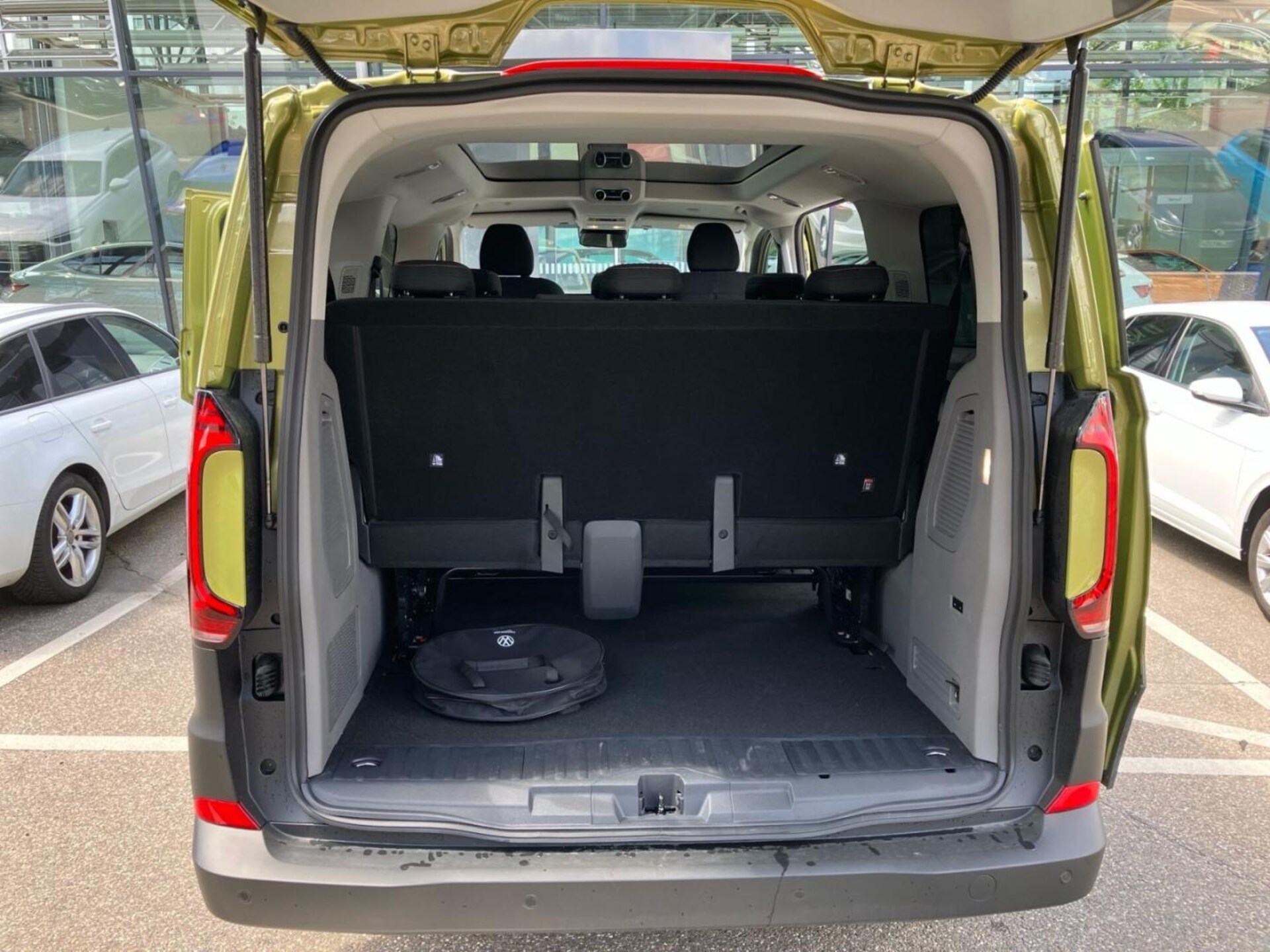 Volkswagen e-Caravelle Life
