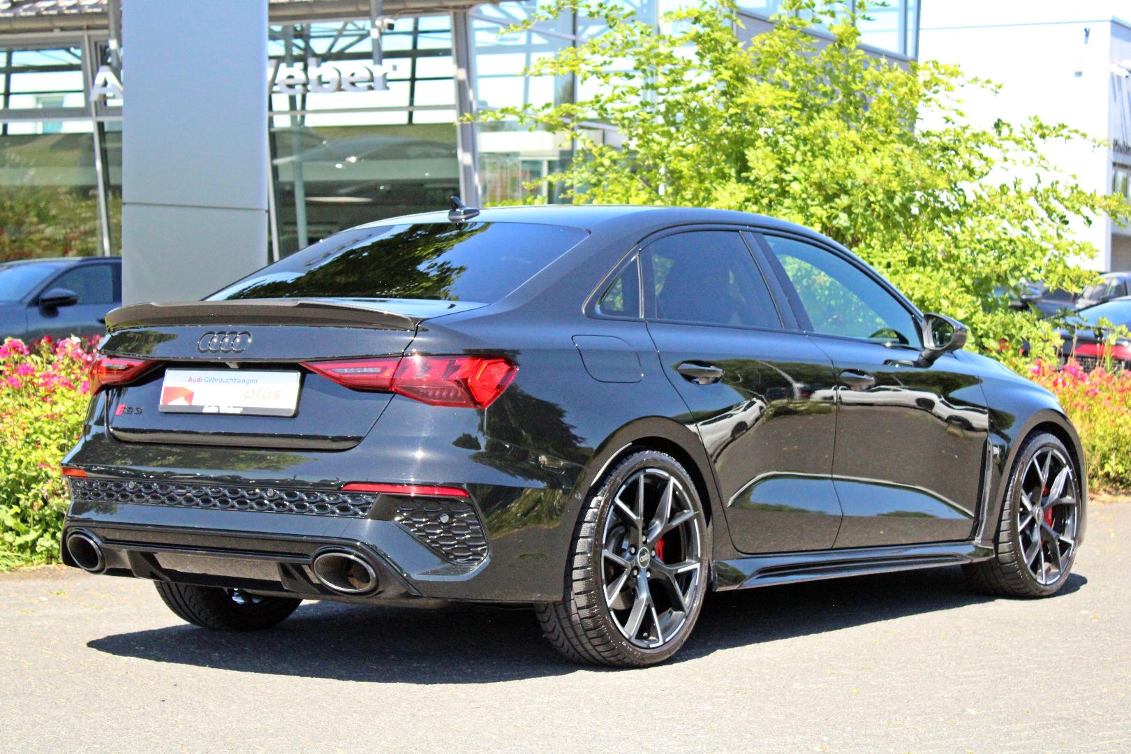 Image about Audi RS 3 Limousine TFSI quattro S tronic
