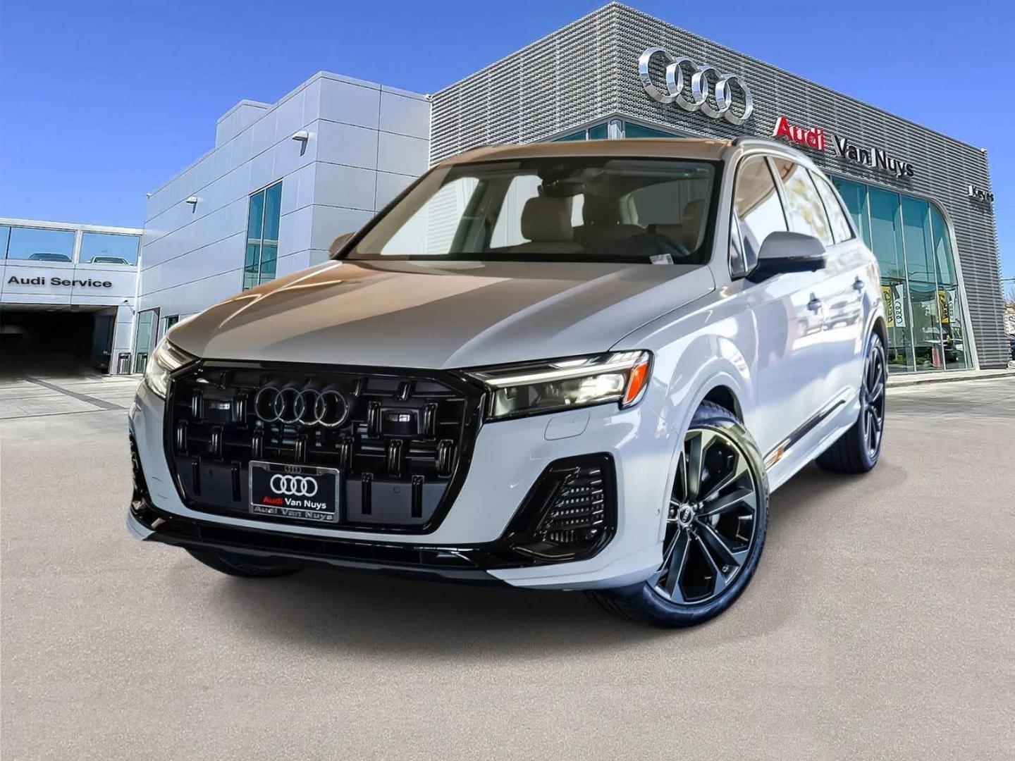 2026 Audi Q7 55 Premium Plus quattro Tiptronic's photo