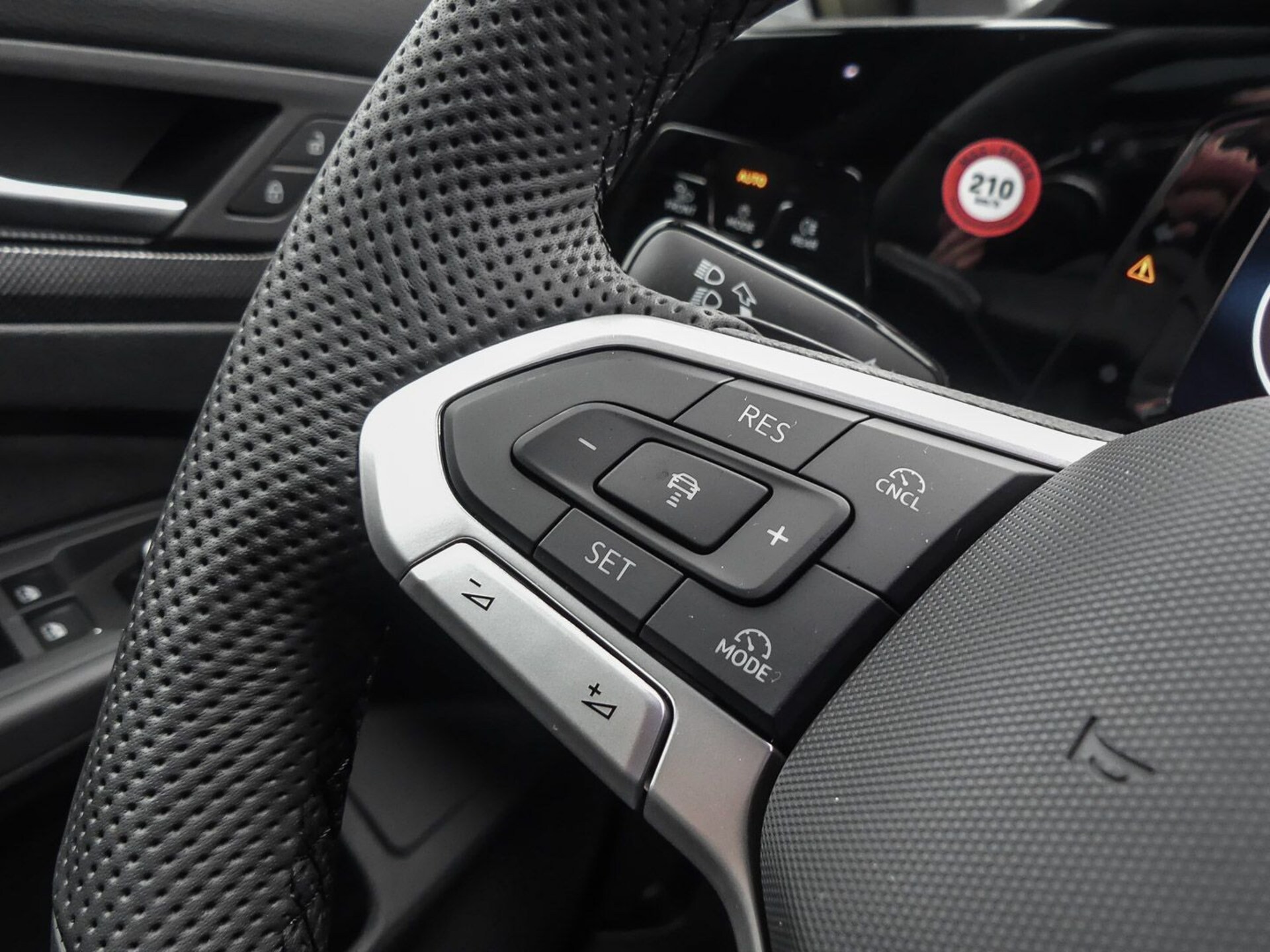 Volkswagen Golf Variant R-Line