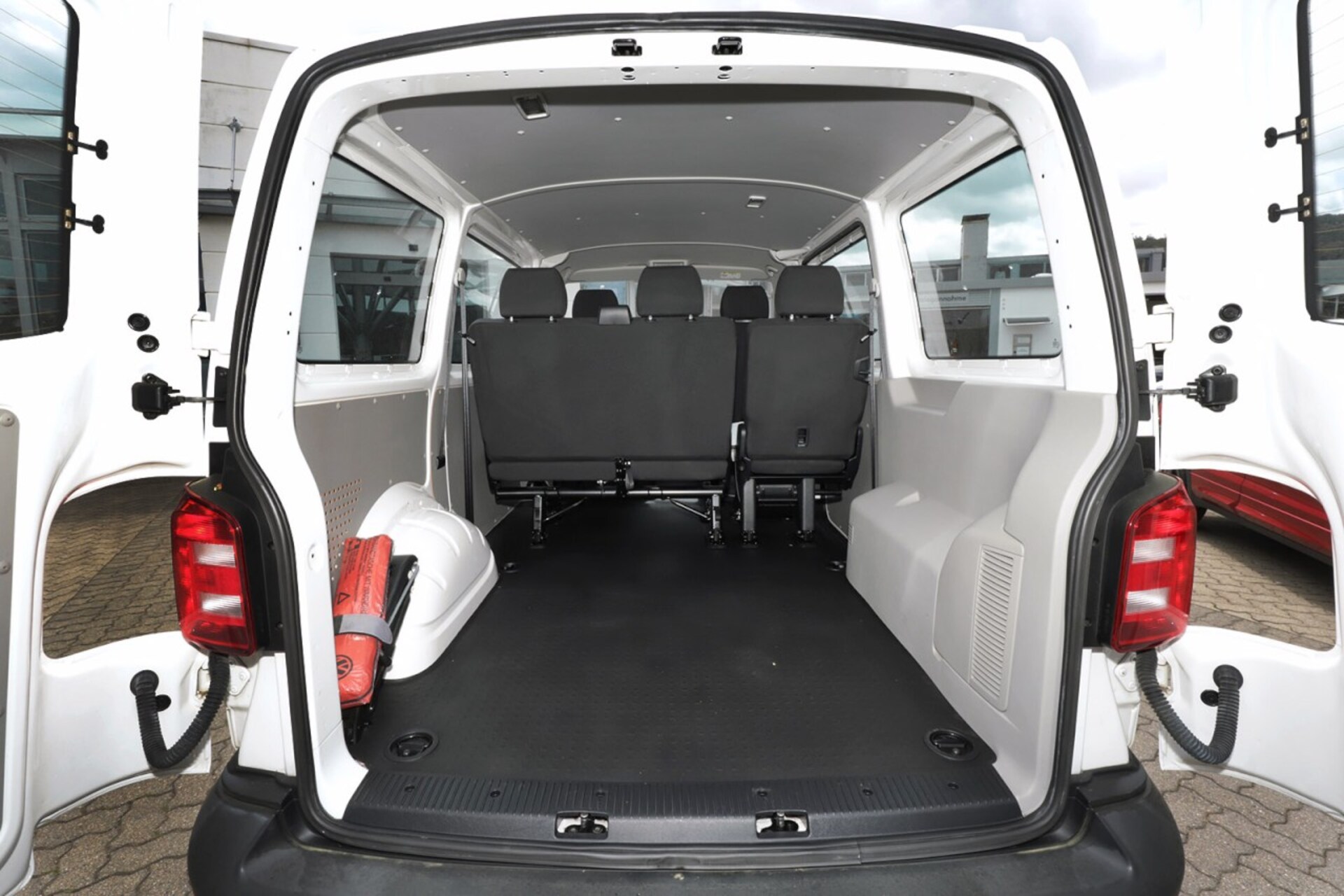 Volkswagen T6 Transporter Kombi kurzer Radstand