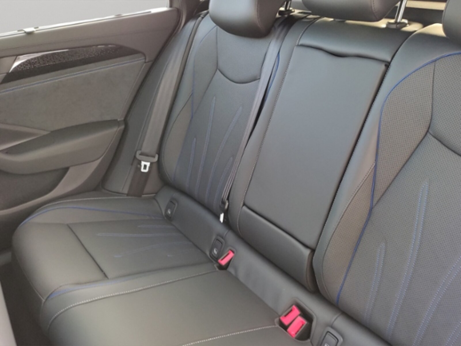 Volkswagen Passat – Bild 12