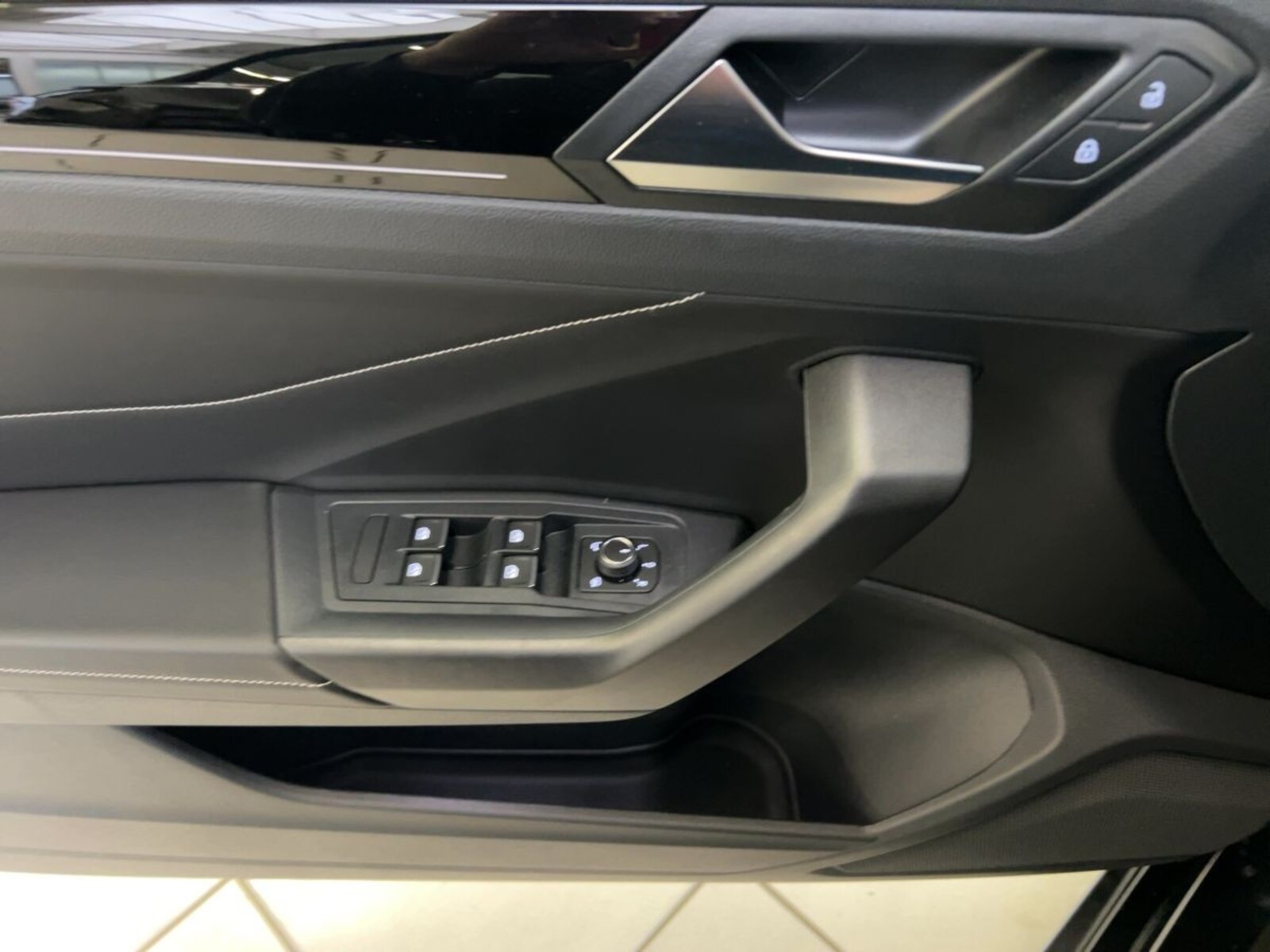 Volkswagen T-Roc Cabriolet – Bild 18