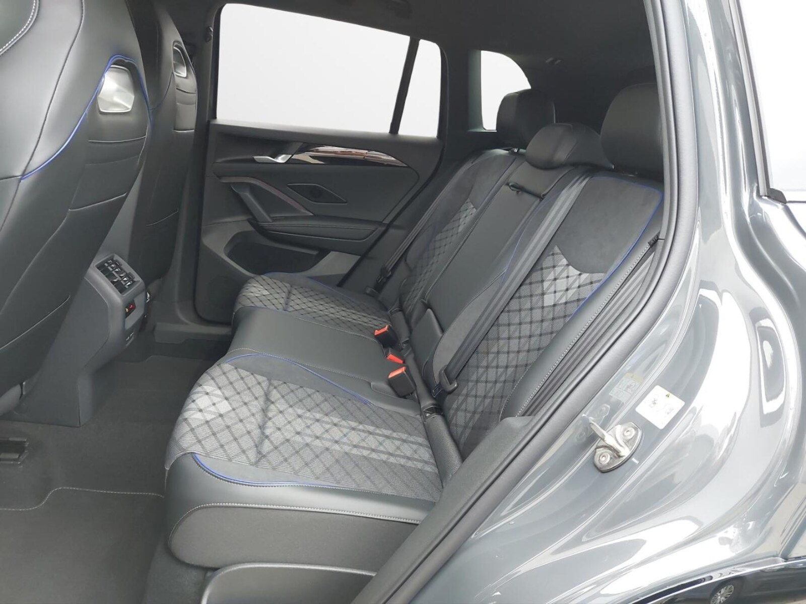 Volkswagen Tiguan – Bild 12