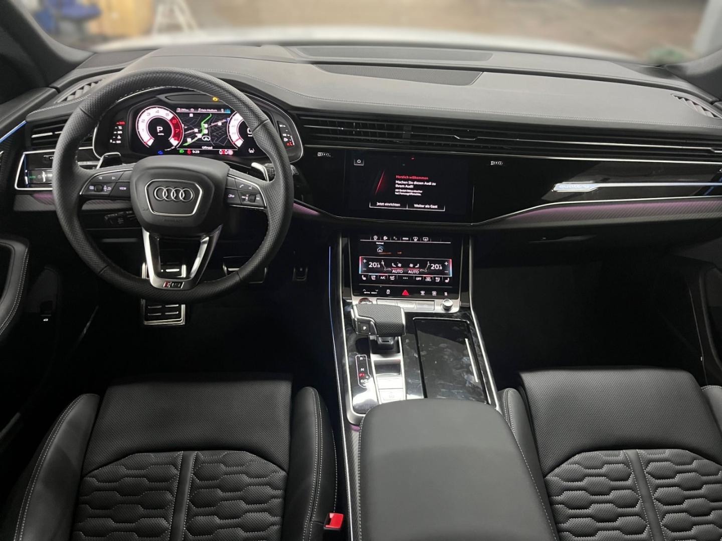 Bild über Audi RS Q8 SUV TFSI quattro 471 kW tiptronic - für weitere Informationen kontaktieren Sie den Audi Partner
