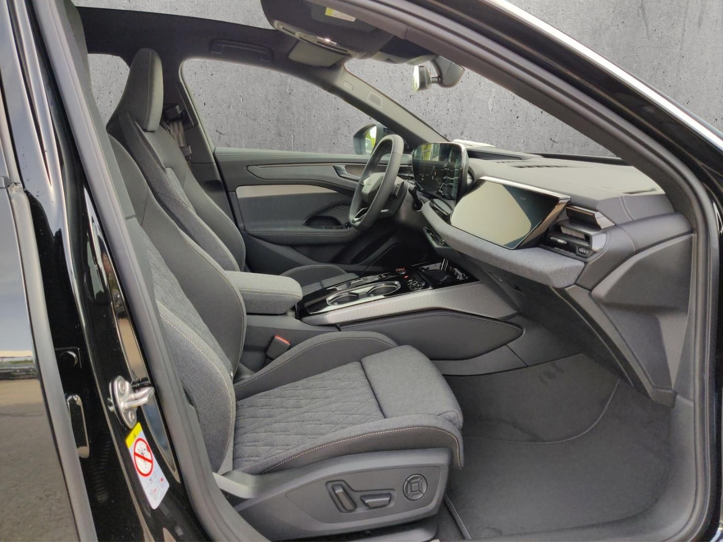 Bild über Audi A6 Avant edition one TDI quattro 150 kW S tronic - für weitere Informationen kontaktieren Sie den Audi Partner
