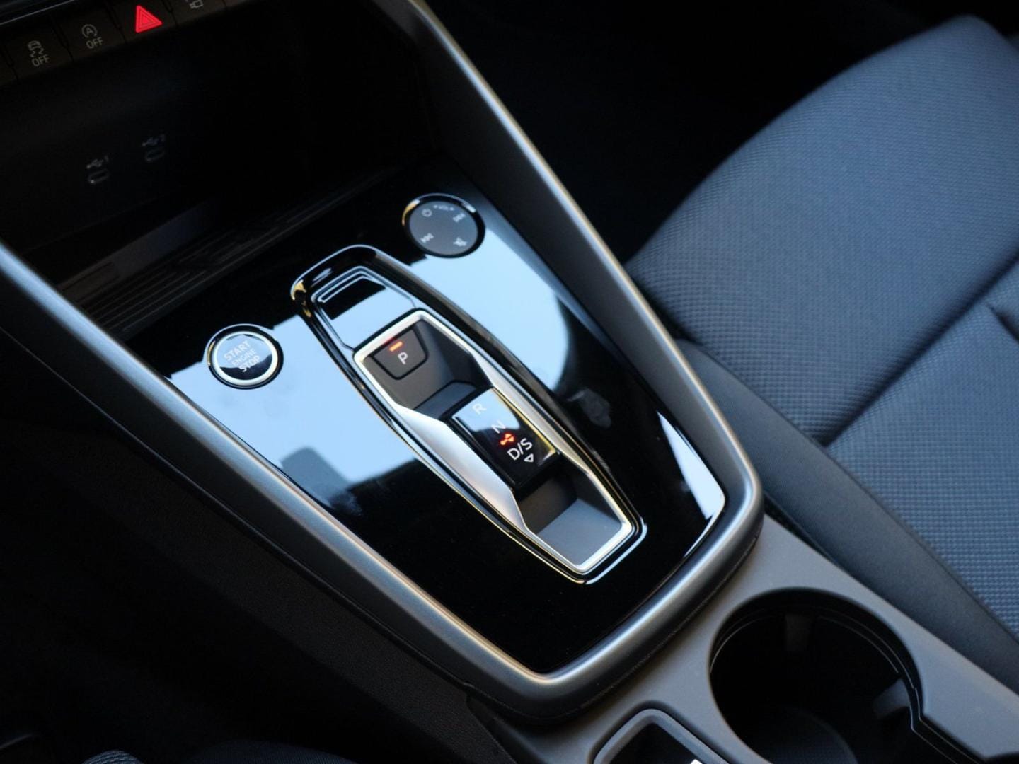 Bild über Audi A3 Sportback S line 35 TFSI S tronic - für weitere Informationen kontaktieren Sie den Audi Partner
