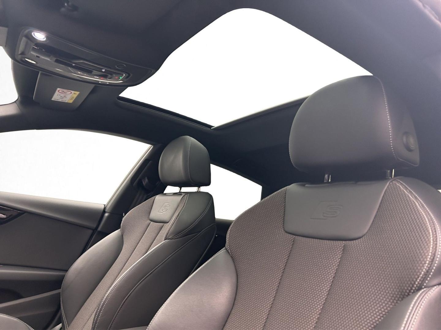 Bild über Audi A5 Sportback S line business 40 TFSI quattro S tronic - für weitere Informationen kontaktieren Sie den Audi Partner