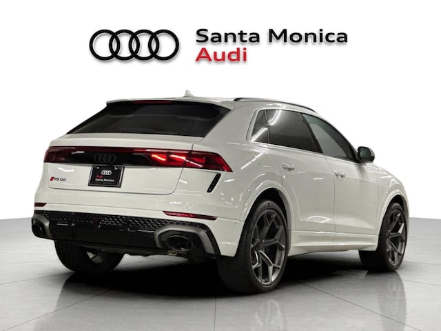 2026 Audi RS Q8 SUV performance