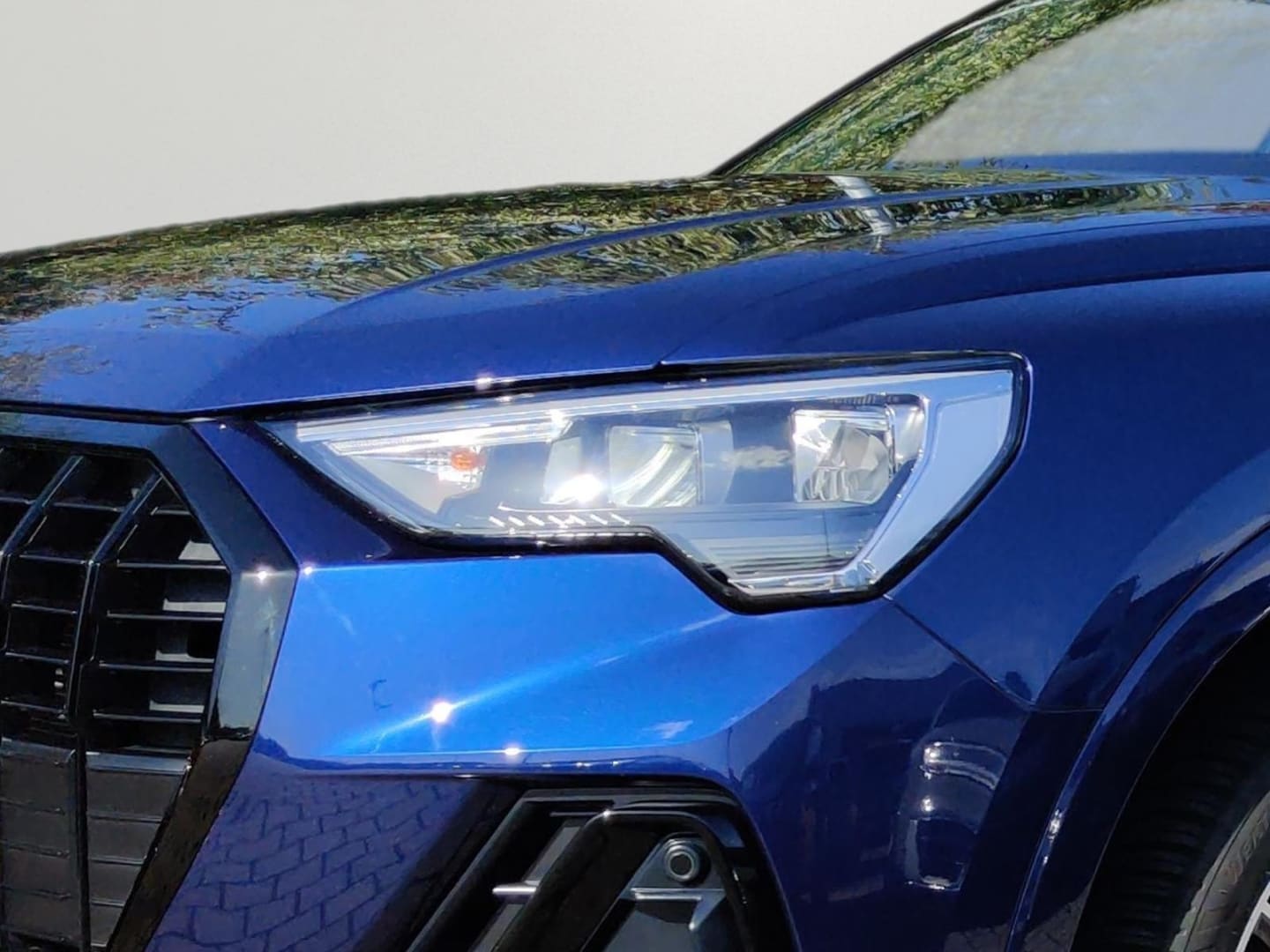 Bild über Audi Q3 S line 40 TFSI quattro S tronic - für weitere Informationen kontaktieren Sie den Audi Partner