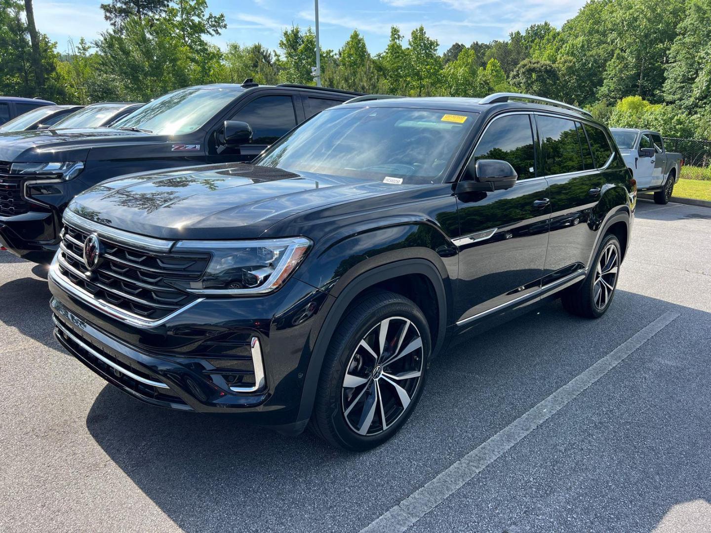 2024 Volkswagen Atlas 2.0T SEL Premium R-Line 4MOTION's photo