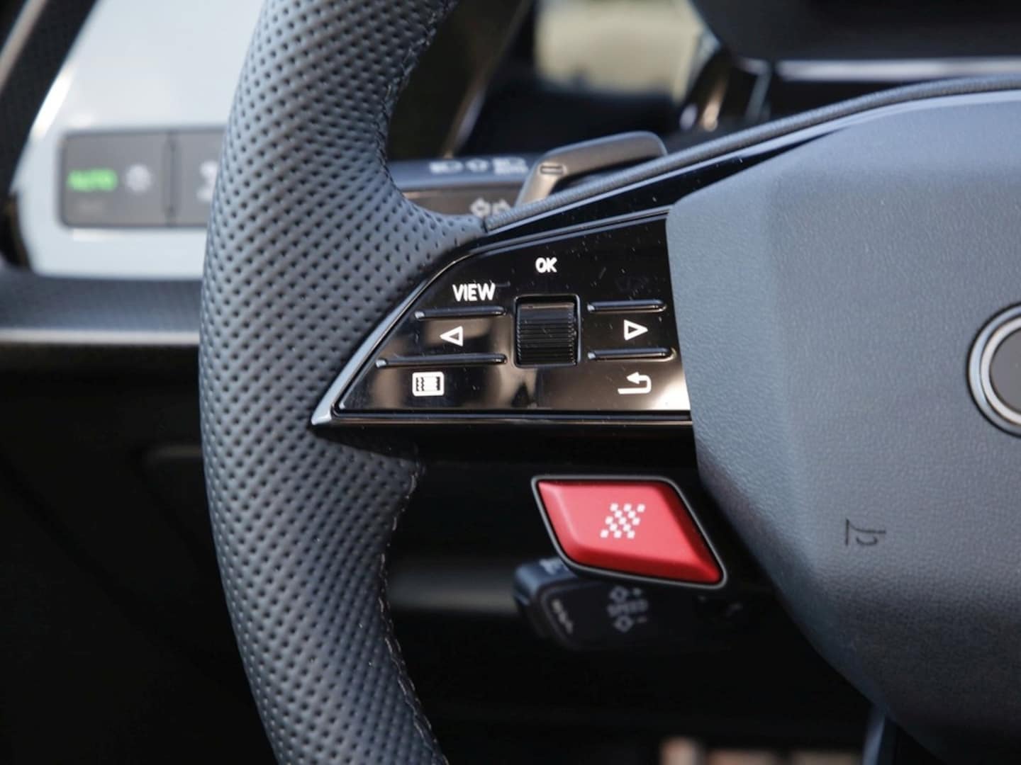 Bild über Audi RS 3 Limousine TFSI quattro 294 kW S tronic - für weitere Informationen kontaktieren Sie den Audi Partner