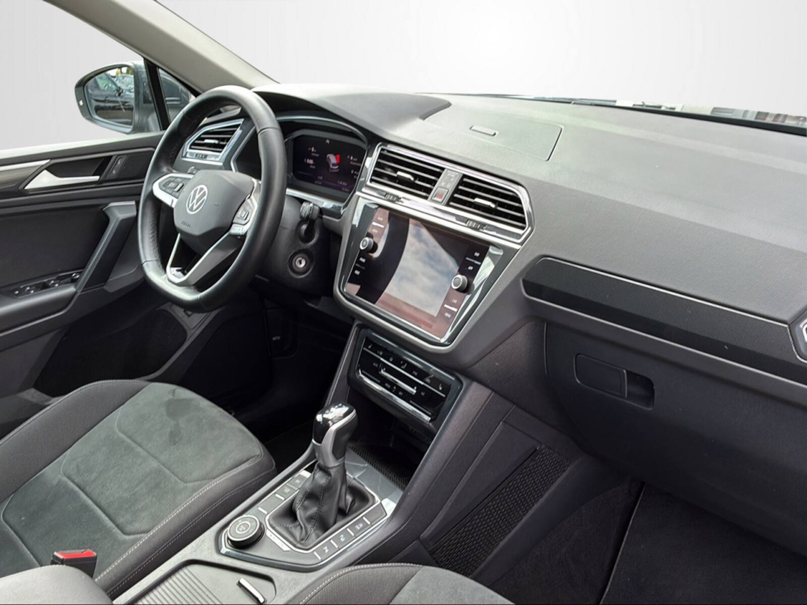 Volkswagen Tiguan – Bild 11