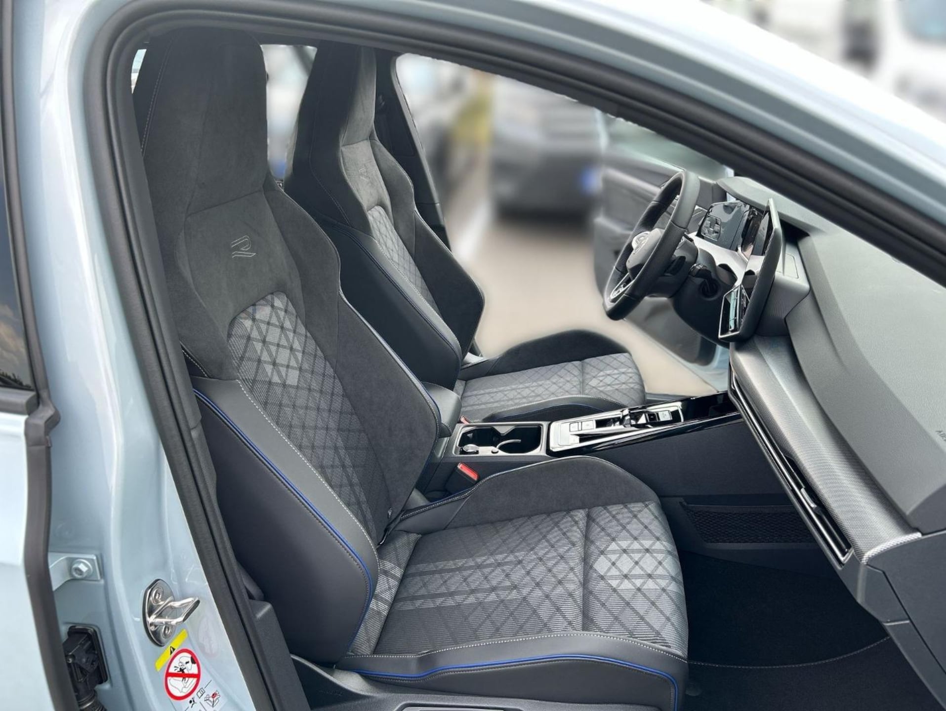Volkswagen Golf R-Line