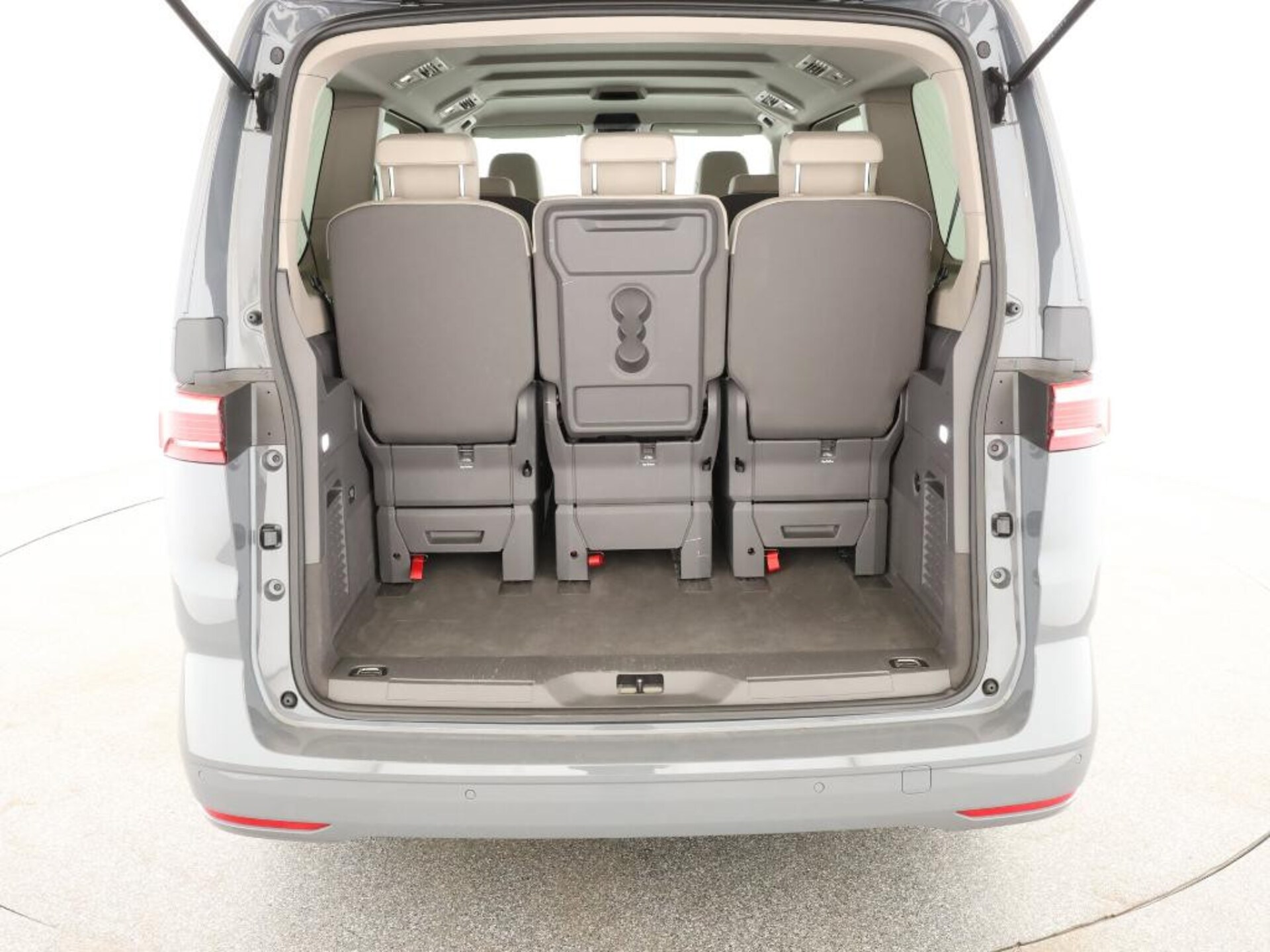Volkswagen Multivan Langversion Basis-Modell