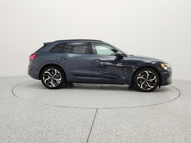 2024 Audi Q8 e-tron