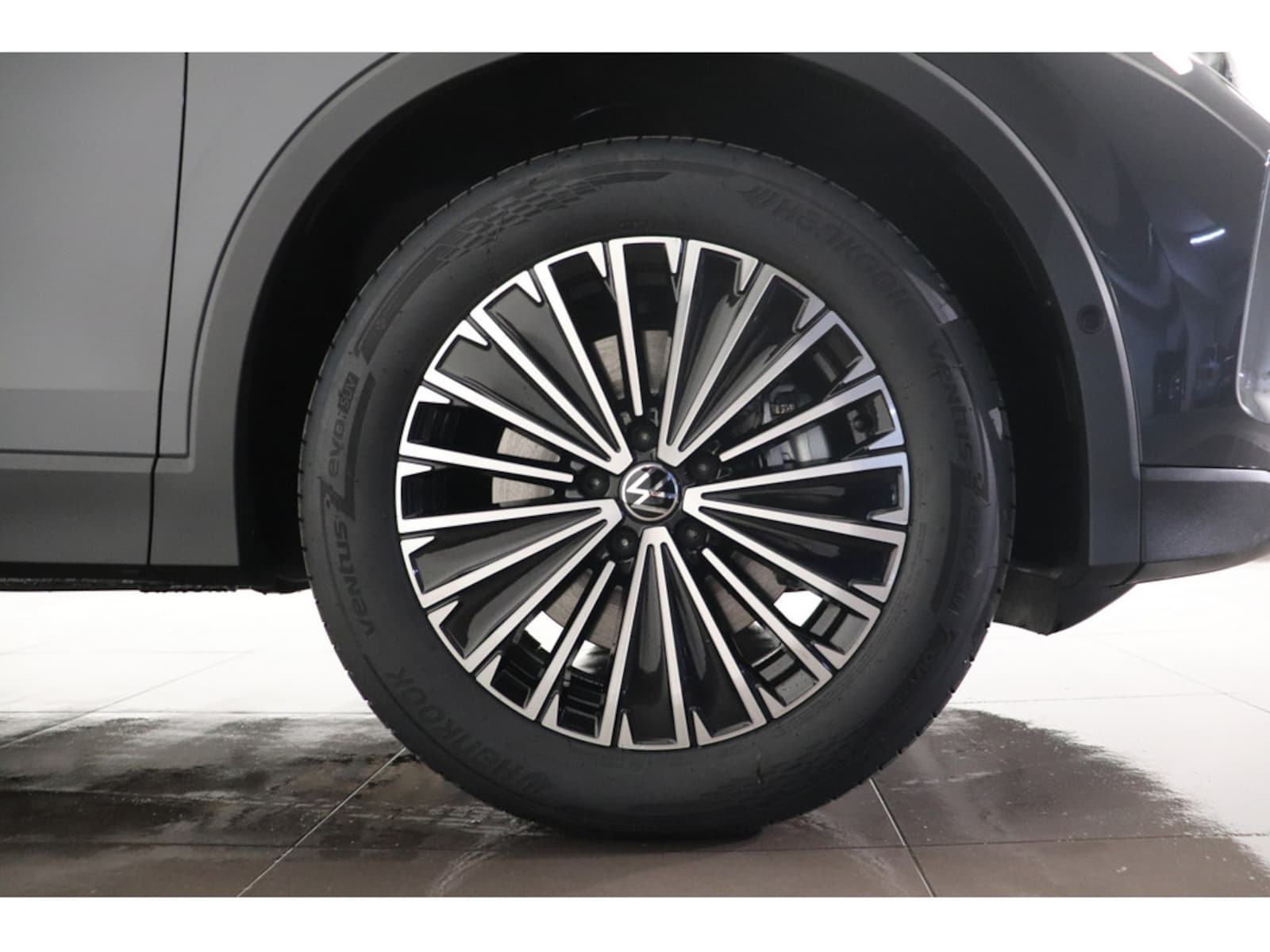 Volkswagen Tiguan – Bild 8