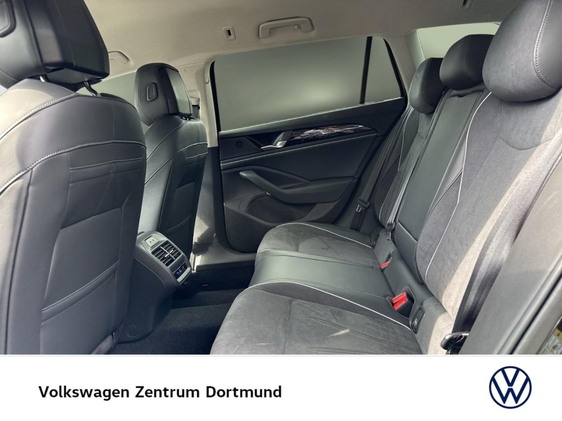 Volkswagen Passat Elegance