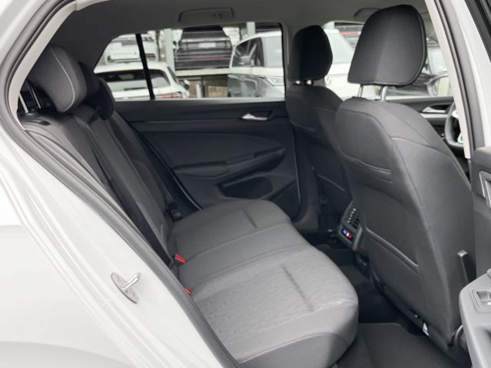 Volkswagen Golf Life